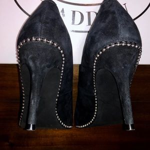 steve madden diplo studded suede pump